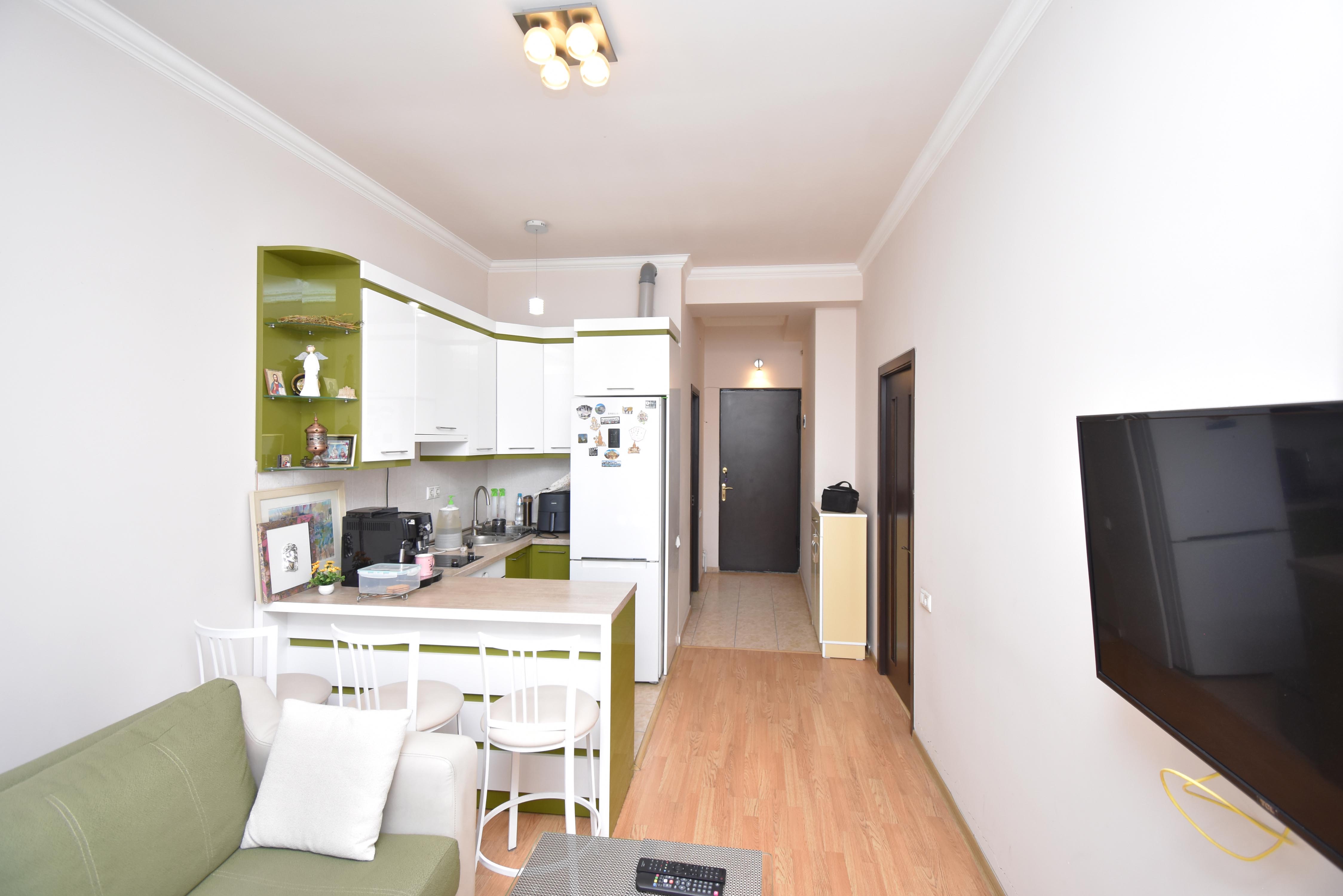 0ae6ccdb-c7c6-4960-85e8-8c6d298f514a.jpg