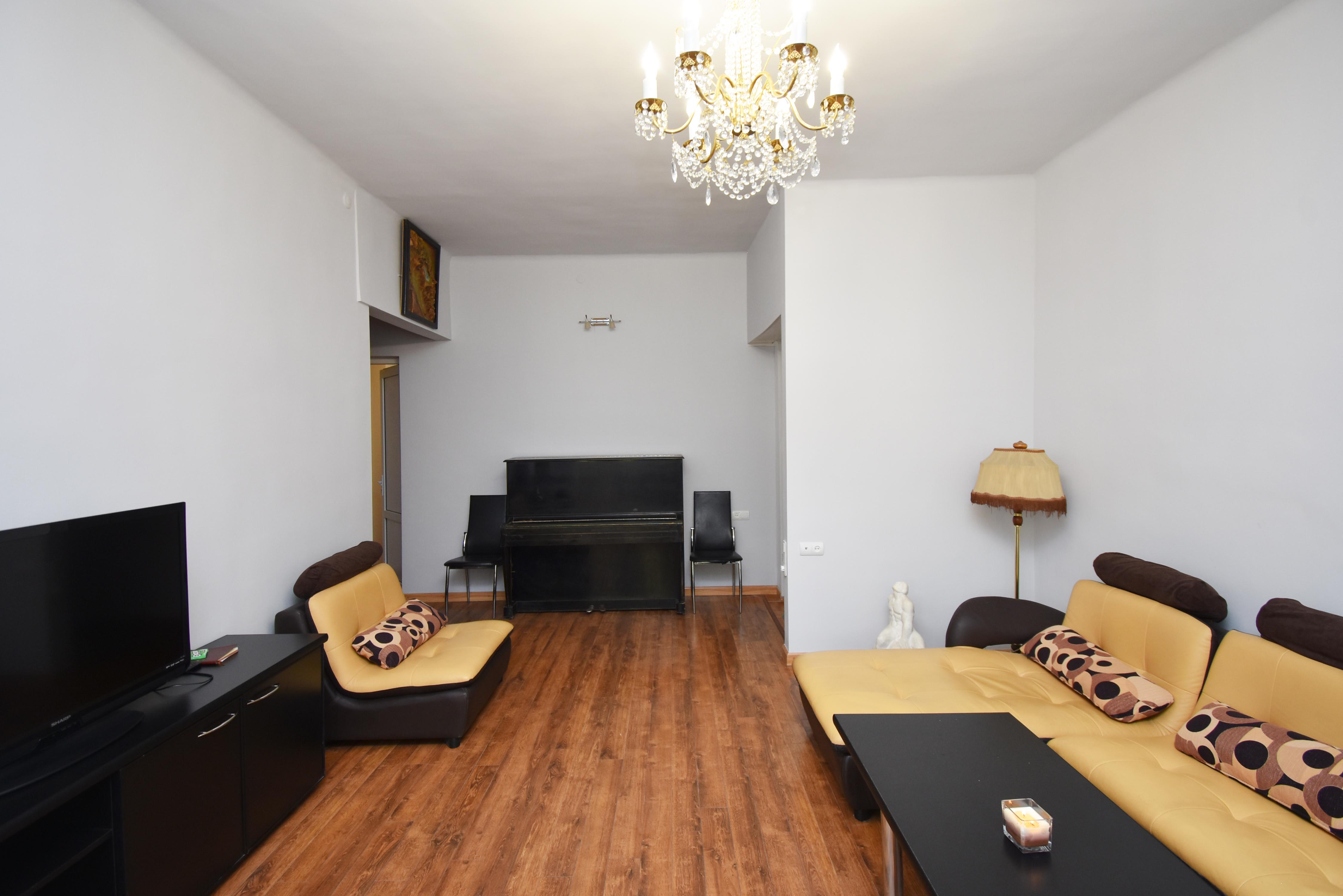 3d06e456-d5cf-403a-8fb9-b967289dabcd.jpg