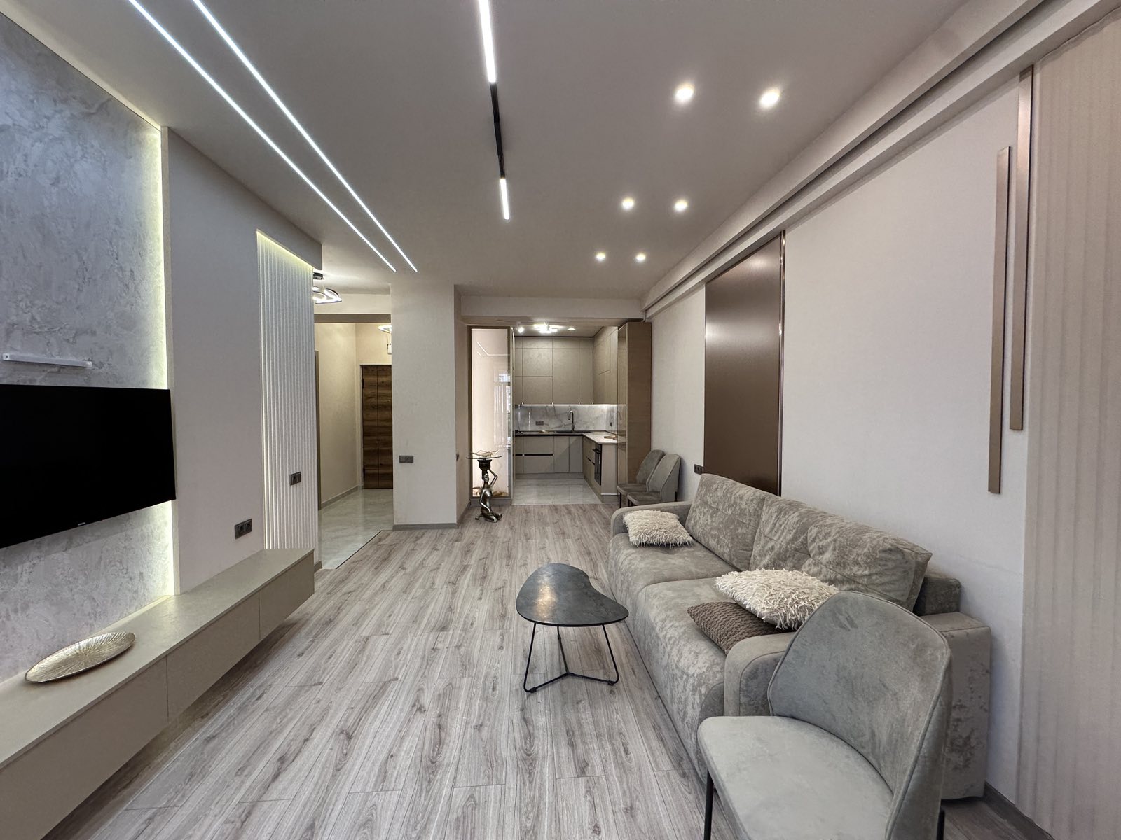 6d9f2a04-ae91-4580-acd7-3fccebe3db8d.jpg